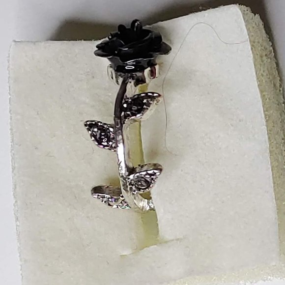 Silver Tone Ring Black Rose Rhinestone in each Leaf - Picture 3 of 4